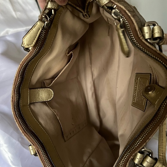 Coach Tan and Brown Signature Shoulder Bag - Picture 3 of 7